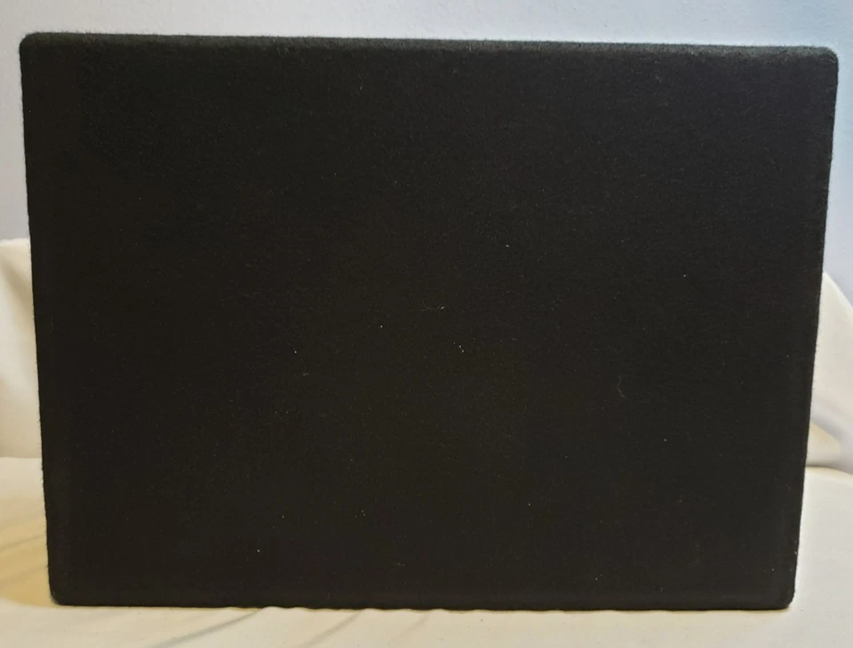 Subwoofer cerrado doble TBX10A 10 con amplificador incorporado de 300 vatios SIN PROBAR Foto 4 de 4