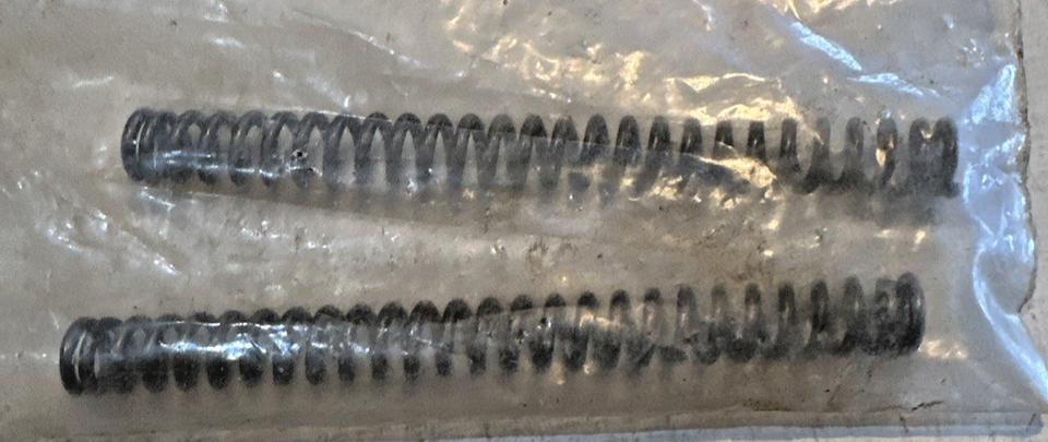 Heavy Duty Sewing Machine Tension Retainer Springs 1976 Vintage 323-640 ...
