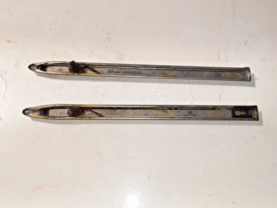 1970 1971 1972 BUICK SKYLARK GS FENDER BODY SIDE TRIM MOLDING  ORIGINAL GM - Image 2 of 2