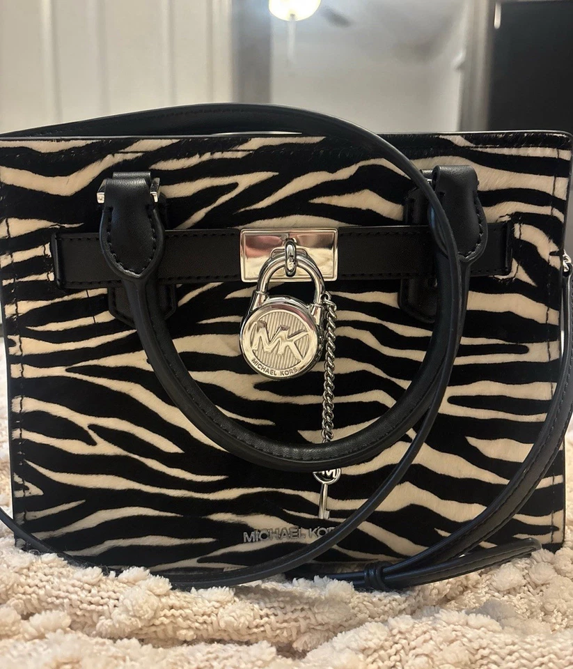 Cartera Bandolera Michael Kors Cierre Medio Animal MK Firma Logo Nuevo con Etiquetas Foto 3 de 4