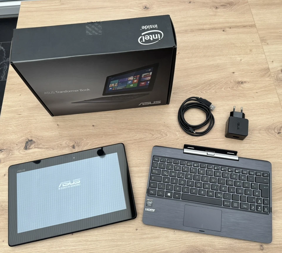 ASUS Transformer Book T100TAF 2-in-1 Tablet / Laptop - Bild 2 von 4