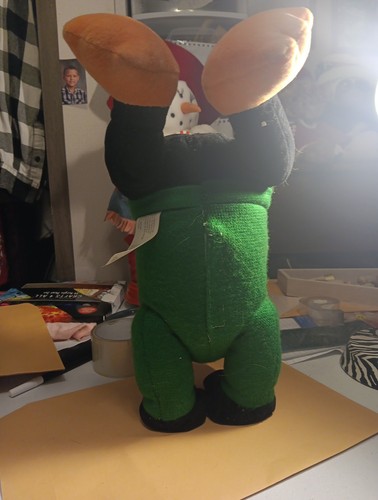 Twerking Christmas Penguin - Picture 3 of 6