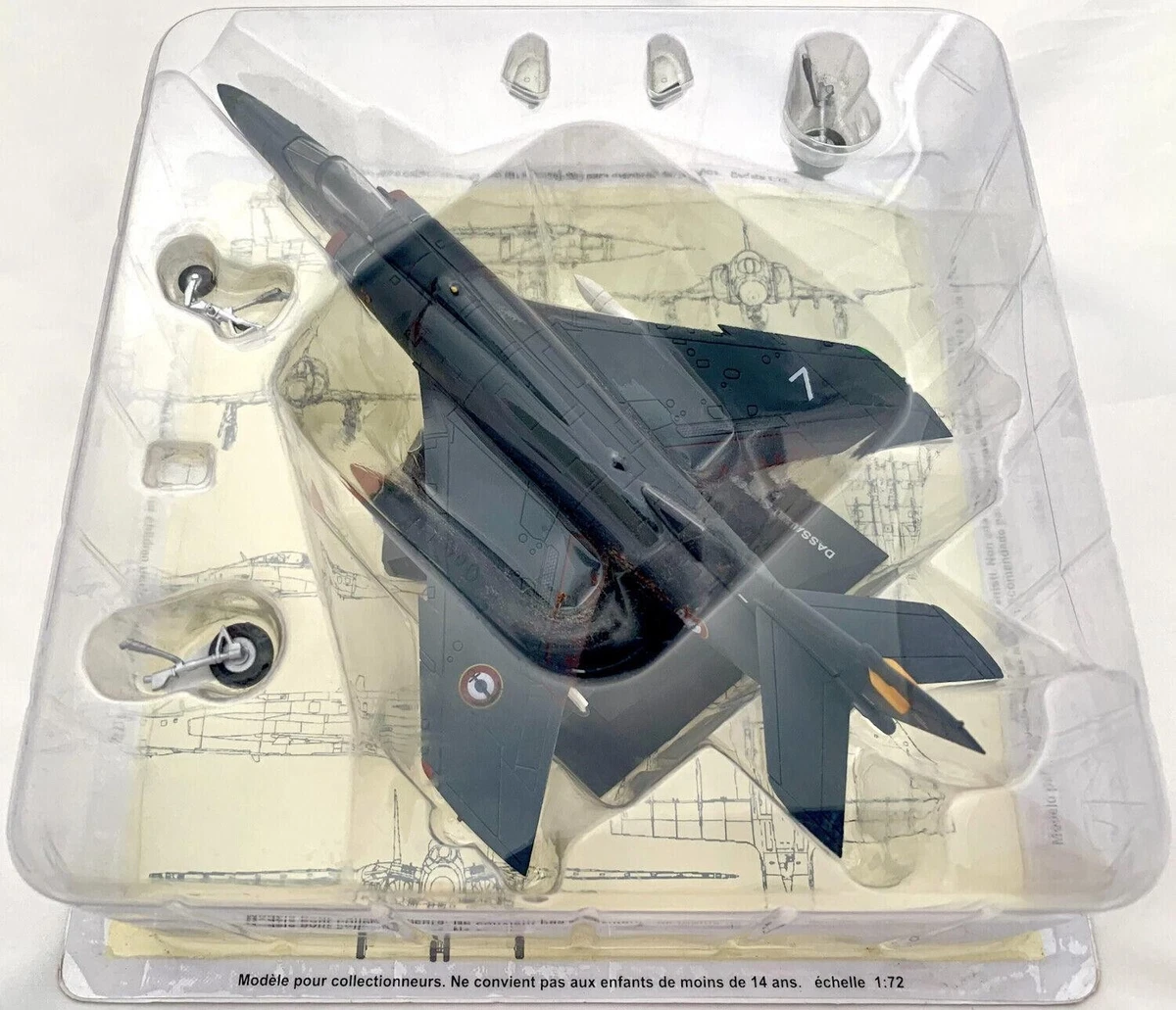 Avion Super Étendard Aéronavale – Miniature 1/144 – Occasion