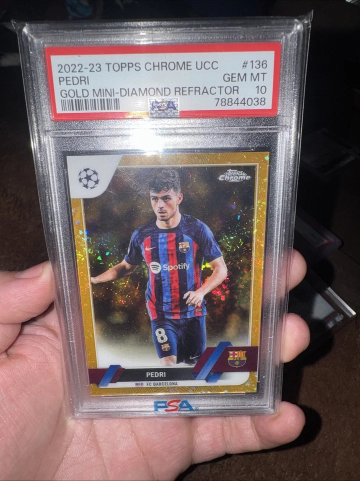 2022-23 Topps Chrome UEFA Club Competitions - Pedri #136 Gold Refractor /50 - Image 2 of 3