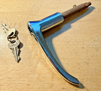 ''NORS'' 1935-40 CHEVROLET LOCKING TRUNK HANDLE CIRCA 30S 40S CHEVY RESTO HOT ROD