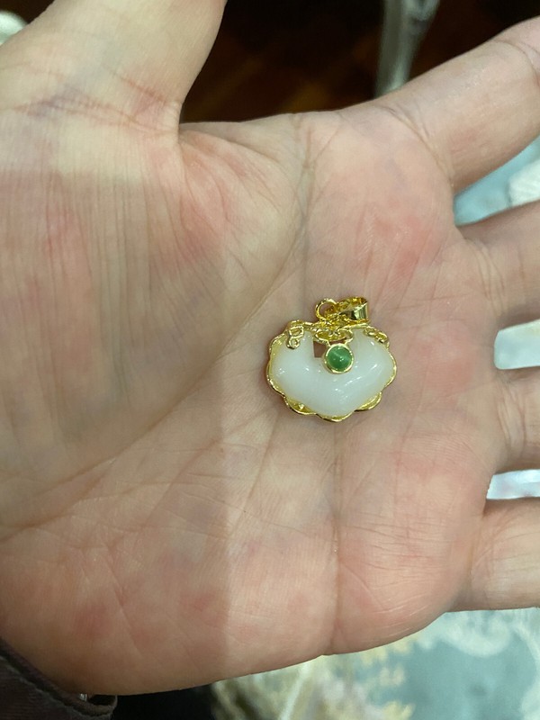 NEW HIGHEND*RARE*GORGEOUS HETIAN WHITE JADE稀有天然和田玉白玉LUCKY LOCK幸运锁PENDANTGOLDS925