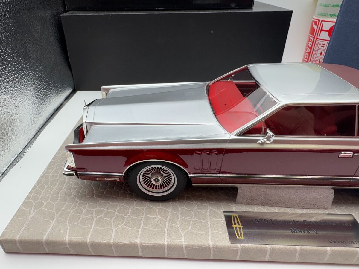 AMC 1/18 Lincoln Continental Mark V 1979 Silver-Red #120 | eBay AMC 1/18 Lincoln Continental Mark V 1979 Silver-Red #120 | eBay