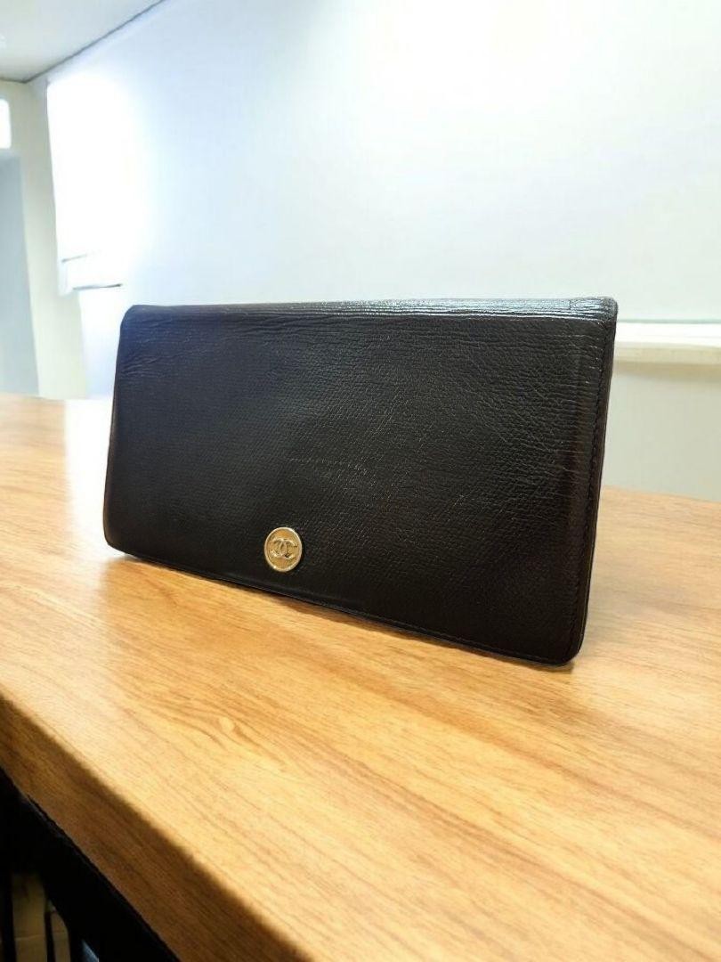 CHANEL Coco Mark Bifold Wallet with Iconic Button CC Logo KZ194344