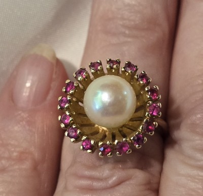 VINTAGE JEWELRY TRADE CORP 14KT YELLOW GOLD BURMESE RUBY AND PEARL RING SIZE 6