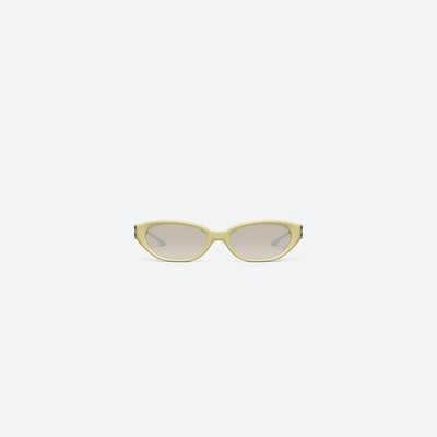 Gentle Monster/ Mimosa Y11/ Yellow Blended/ Cat-eye sunglasses/ Yellow/Gray