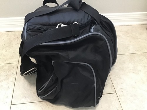 Bolsa de viaje Titleist Golf con compartimento para zapatos ventilado también - Imagen 4 de 5