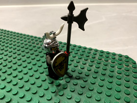 LEGO Knight's Kingdom Cedric the Bull - Chrome silver dragon helmet (4818)