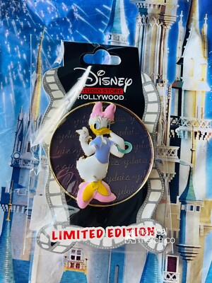 Disney D23 Expo 2022 DSSH DSF Cursive Cuties Series LE 400 Daisy