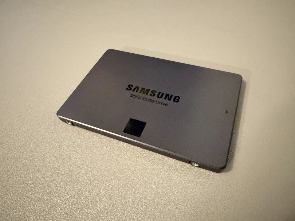 Samsung 870 QVO Series 8TB SATA III 2.5" Internal SSD MZ-77Q8T0 (99% health) - Image 2 of 4