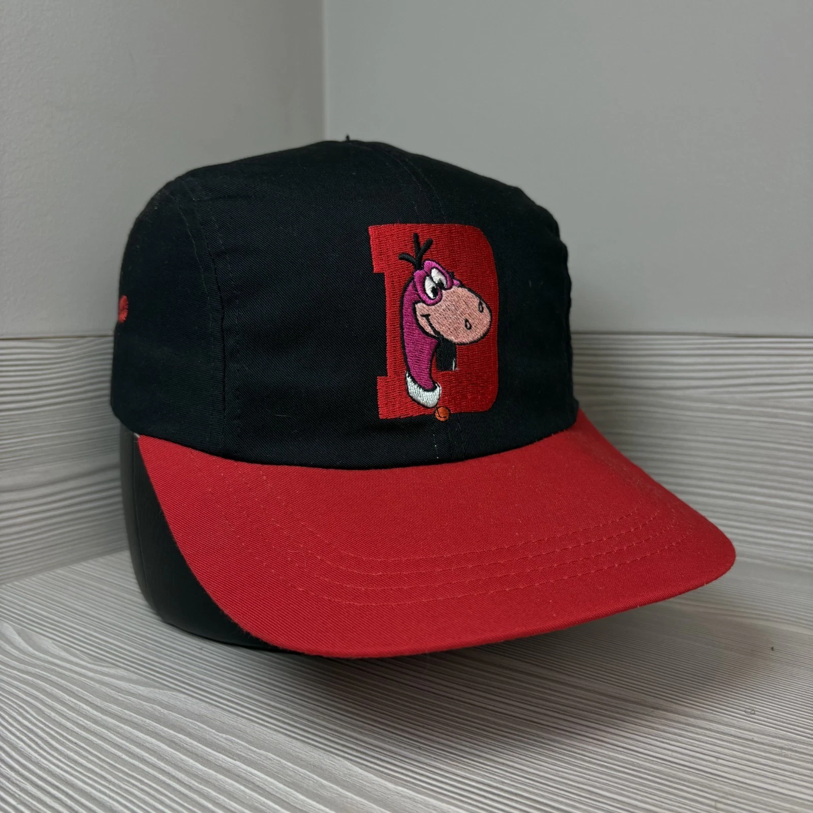 Vintage 90's Hanna Barbera Flintstones Hat Dino Dinosaur Cap Snapback Adjustable
Opens in a new wind