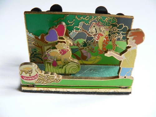 DLR - The Many Adventures of Winnie the Pooh Diorama 3-D Disney Pin #57213 RARE