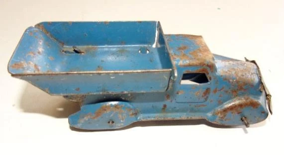 ¿Wyandotte vintage años 30? Camión de volteo AZUL de acero prensado de 6" con ruedas de madera (en muy buen estado) Foto 2 de 4