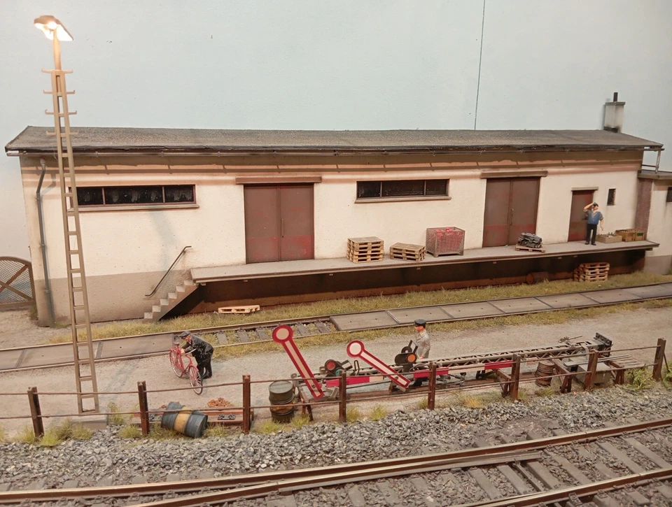 Spur1 Anlage Diorama Bahnmeisterei - Bild 3 von 4