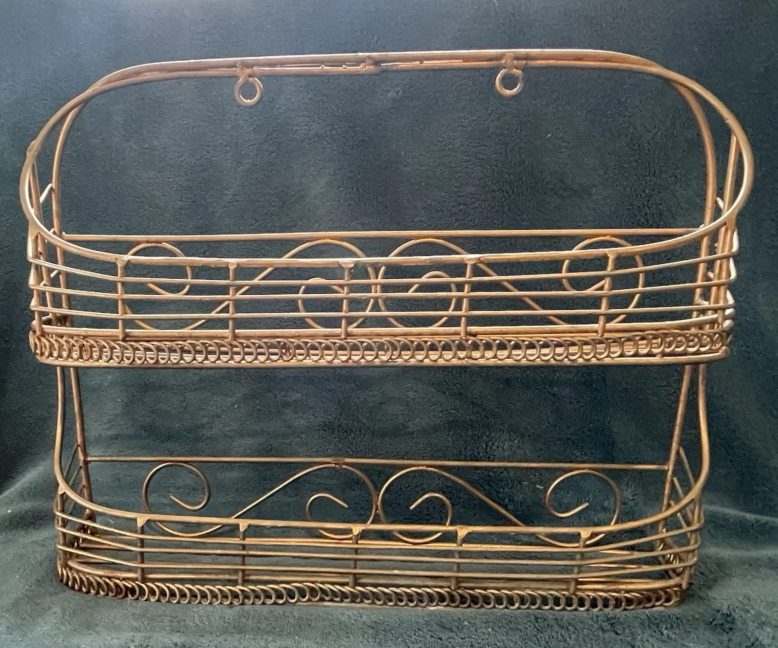 AWESOME MCM VINTAGE GOLD WIRE SPICE RACK 2 TIERS WALL MOUNTABLE SPICE RACK SHELF