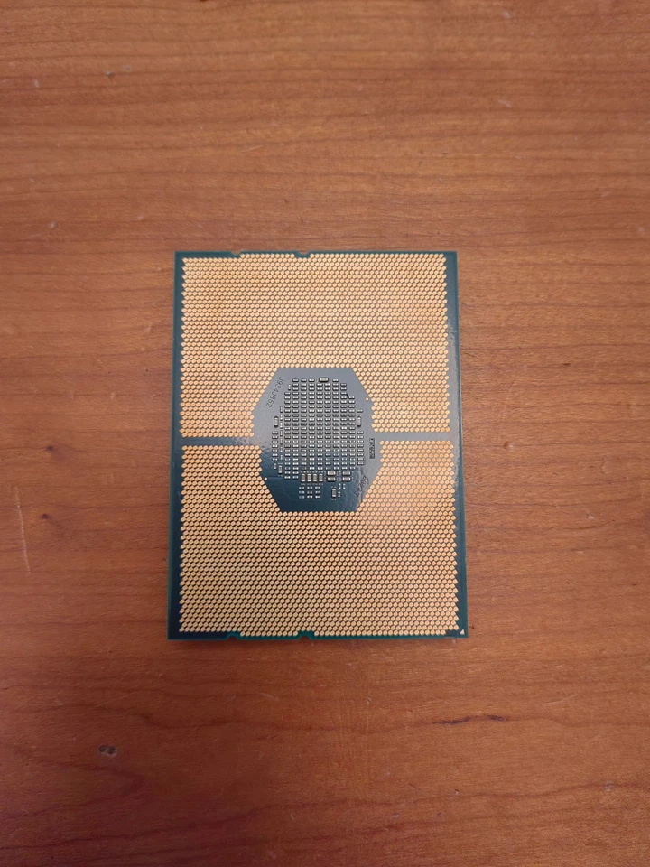 Intel Xeon Silver 4208 • 8 core / 16 thread • 2,10-3,20 GHz • funzionante - Immagine 3 di 3