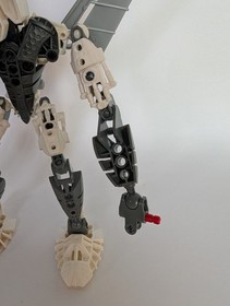 LEGO 8685 Bionicle Toa Kopaka, 100% Complete W/ Weapon & Zamor Spheres!!