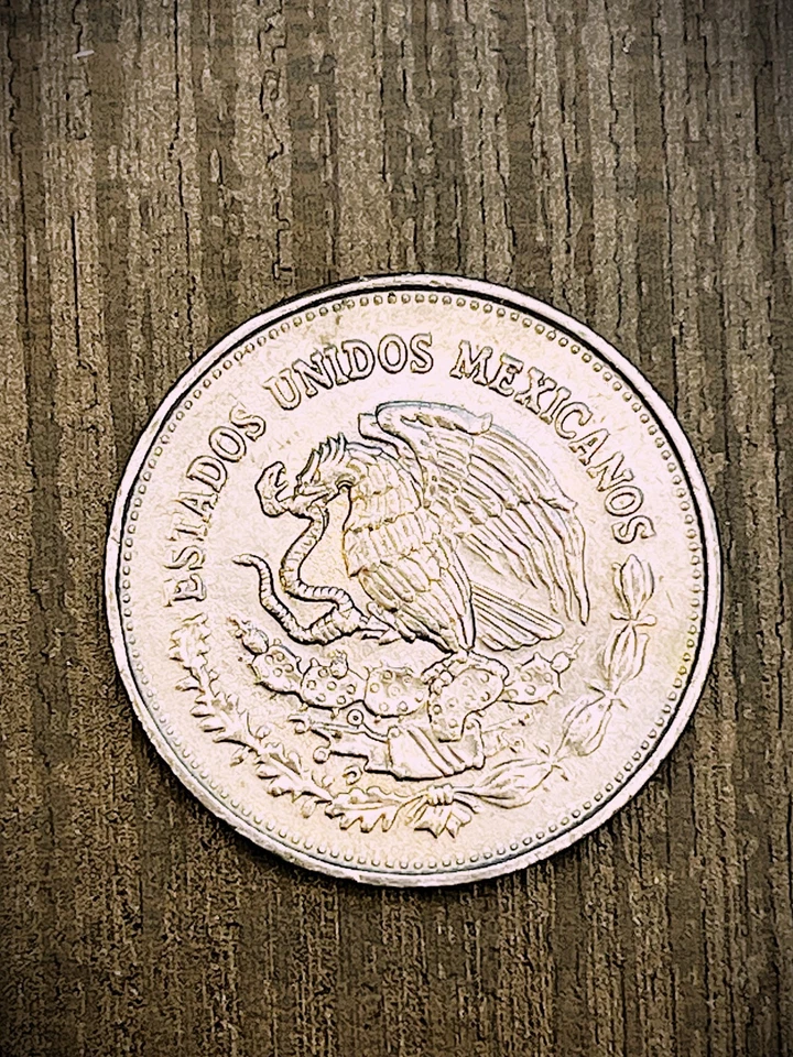 MEXICAN METALIC COIN $200 PESOS YEAR 1985 75 ANIVERSARIO REVOLUCION MEXICANA - Image 2 of 2