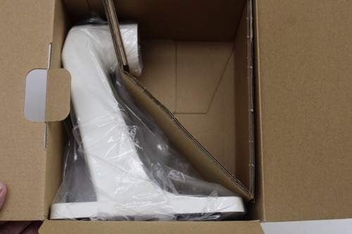 Hanwha Vision SBP-300WM1 Wall Mount Bracket, New in Box - Picture 3 of 7