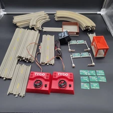 Vintage Tyco US1 Electric Trucking Track Lot For HO Scale Slot Car Set