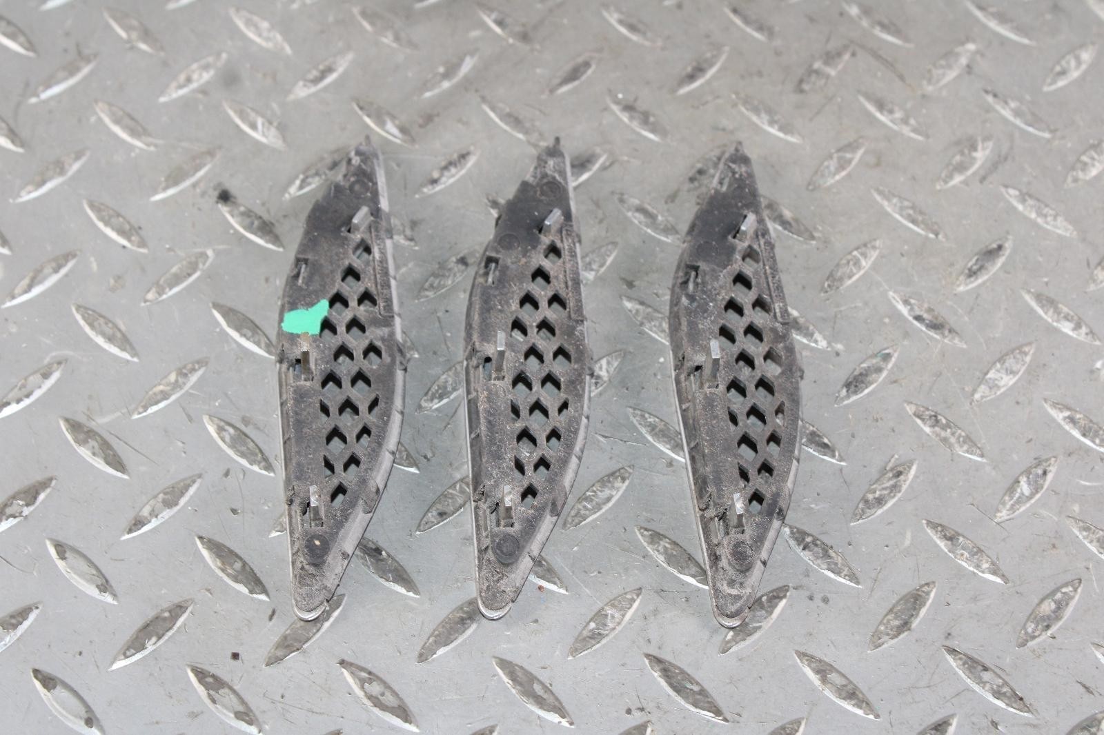 14-19 Ghibli Grey Front Passenger Right RH Fender Panel Vent Grill Set OEM WTY