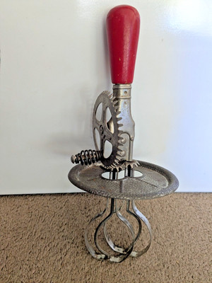Vintage A&J Hand Mixer Egg Beater Pat Oct 9 1923 Made in USA Kitchen Tool 4'' Lid