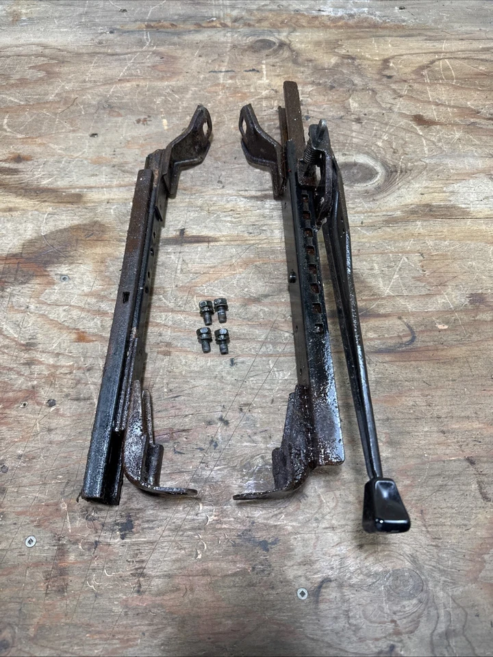 Riel de oruga asiento delantero izquierdo usado OEM 1981-1985 Toyota Land Cruiser FJ60 BJ60 Foto 3 de 4