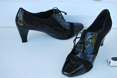 ROBERTO BOTELLA  Richelieu en daim et cuir verni noir. T.38 IT. Semelle 25 cm  - Photo 1/4