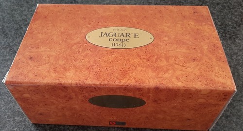 # BBURAGO # 1/18 JAGUAR E COUPÉ, BASE IN RÀDICA, SUPERMINT IN BOX!!! cod.3718 - Foto 7 di 7