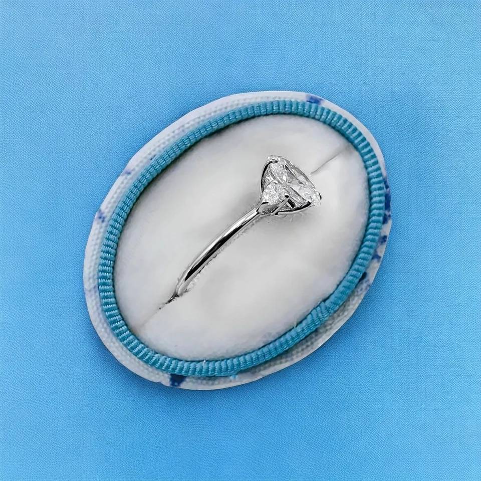 18k White Gold Women Ring Lab Grown Oval 1.90 Carat IGI Certified Diamond Size 7 - Image 3 of 4