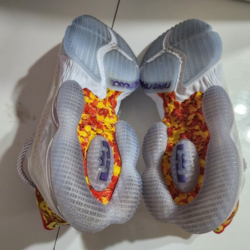 Nike LeBron 19 Low Magic Fruity Pebbles James Men Basketball DQ8344-100 USED - Picture 6 of 7