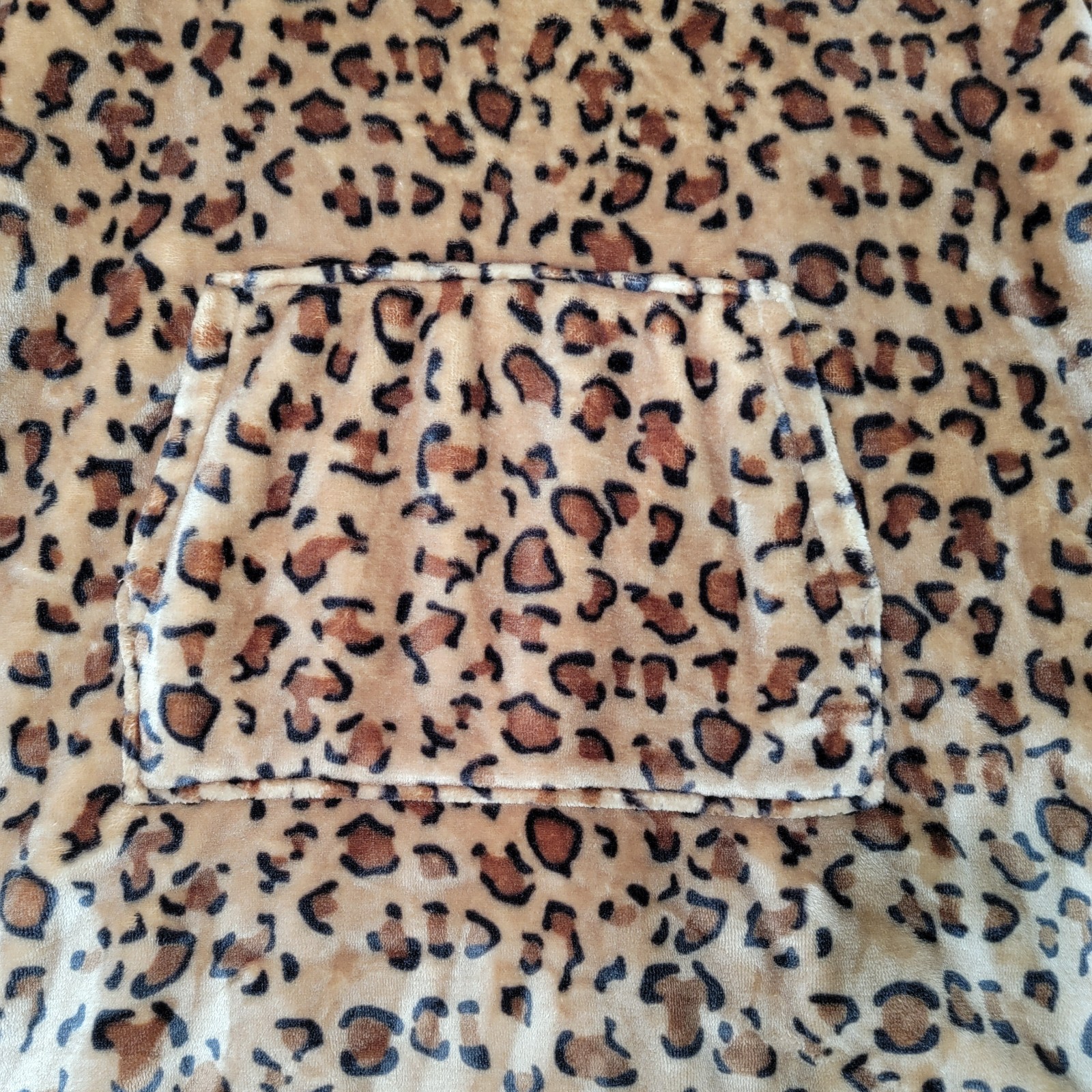 THROWZY MARLO LORENZ Dark Leopard Pattern Pullove… - image 5