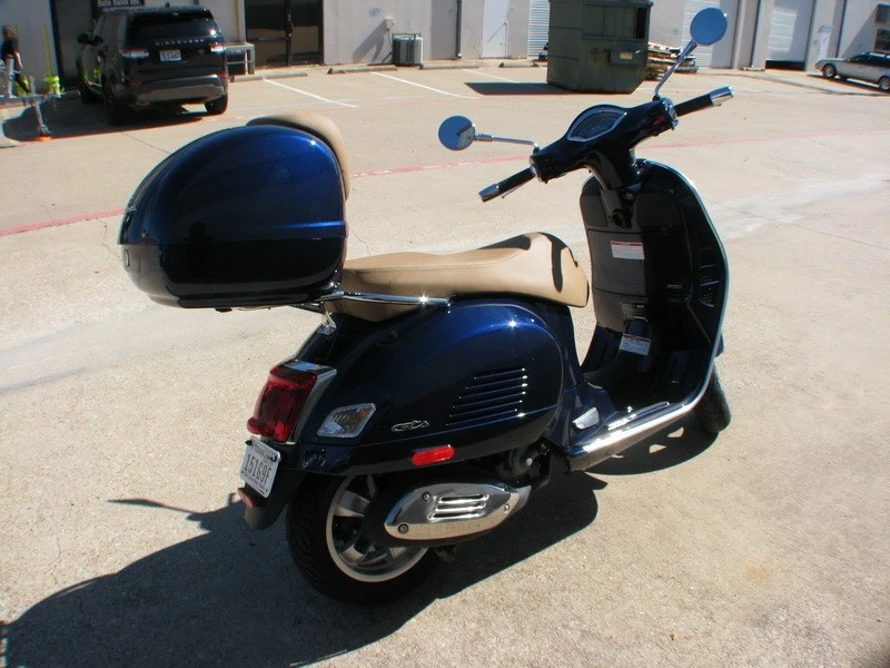 2022 VESPA 300 GTS SCOOTER! NICE! - Image 4 of 4