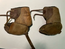 Two Vintage Hind Right Trotting Shin Boots Made Be Featherweight Large Size