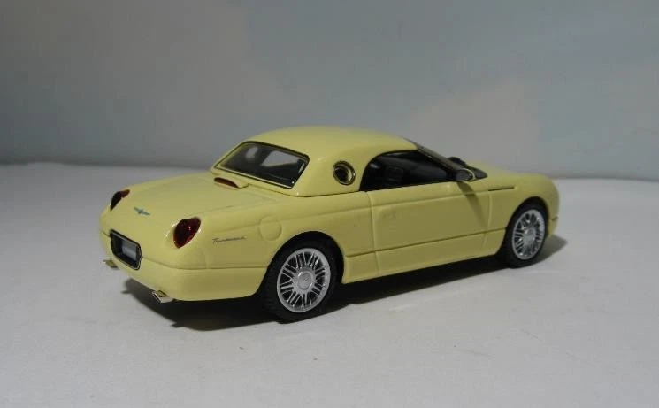 Modelos de EE. UU. Motor City 2000-2002 Ford Thunderbird 1:43 diecast #38 amarillo Foto 3 de 4