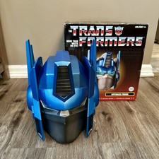 GameStop Exclusive Modern Icons Transformers ...