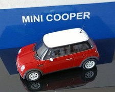 AutoArt MINI COOPER Diecast Model Car 1/43 Scale Red White Authentic