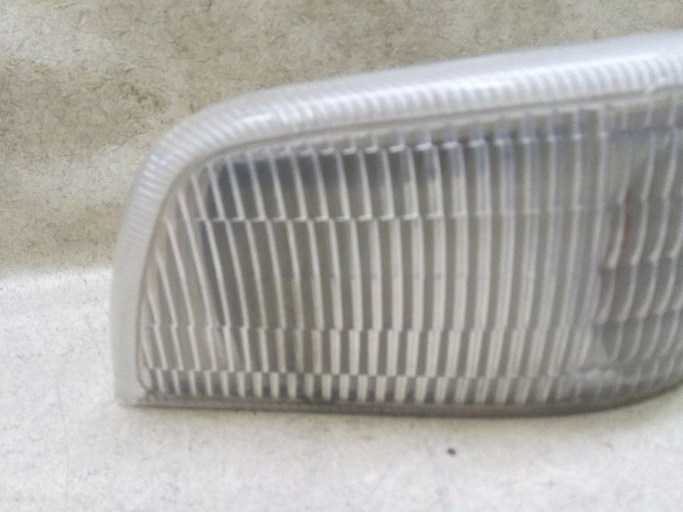 Señal de giro de luz de estacionamiento derecha para pasajero compatible con 92-96 BUICK ROADMASTER w113-201721 Foto 2 de 4