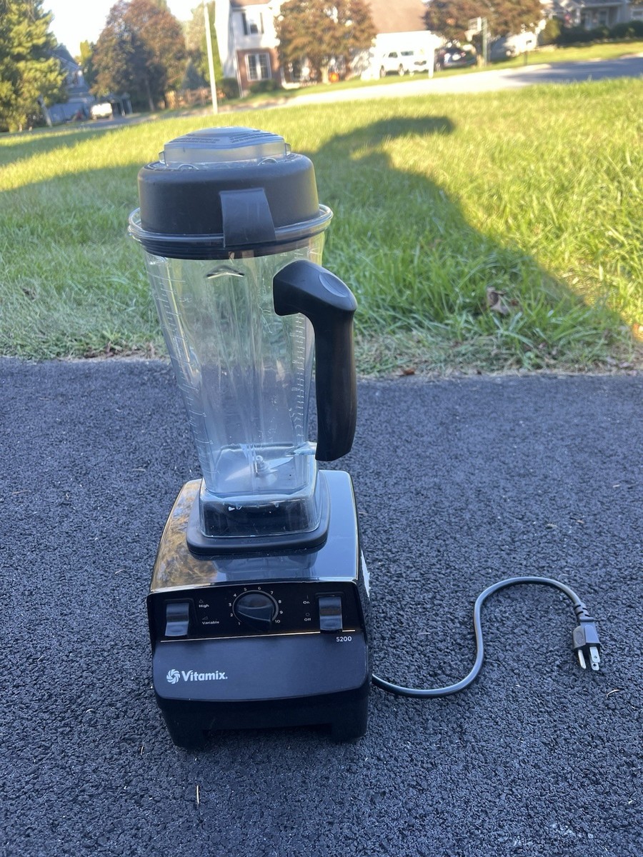 Vitamix 5200 Professional Grade Blender 64oz Pitcher Variable 10 Speed  VM0103