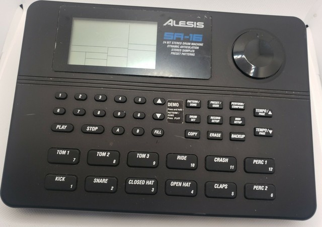 Драм машина alesis sr16