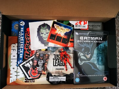 DCU Geschenkbox! inklusive Superman, Batman und The Flash, Harley Quinn. 