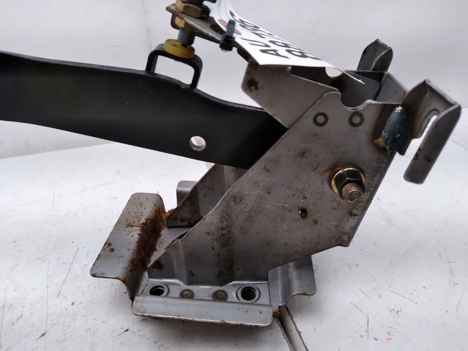 Montaje de pedal de freno Kia Optima 2003-2006 sedán de 4 puertas Foto 4 de 4