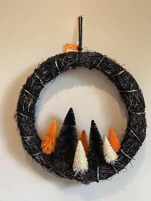 Target Hyde & Eek! Halloween Black Entwined Branch Bottle Brush Tree Door Wreath
