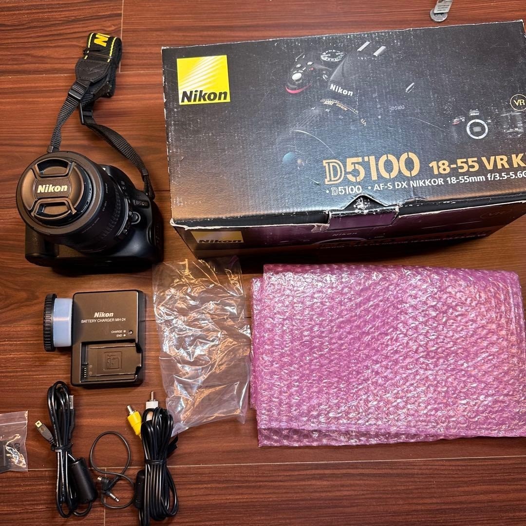 Nikon D5100 美品 フルセット レンズ3本＋32GBカード Nikon D5100 美品 フルセット レンズ3本＋32GBカード Nikon D5100 美品