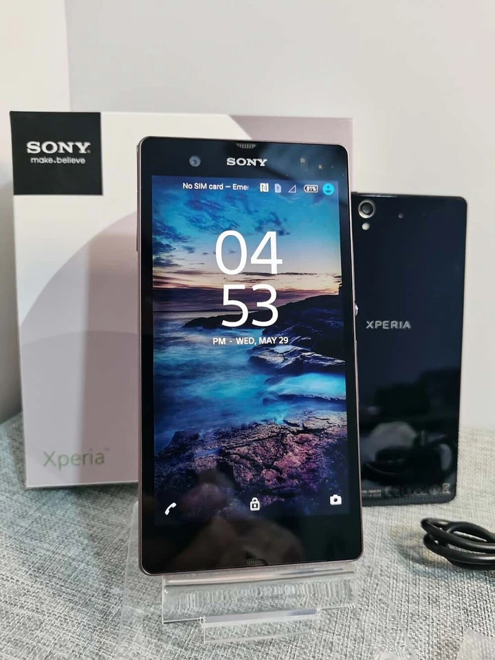 Sony Xperia Z Android 4G 16GB storage, microSDXC Unlocked Smartphone C6603 - Image 2 of 4
