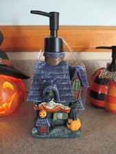 NWT HALLOWEEN Haunted House Skeleton Bath Soap Lotion Pump Dispenser